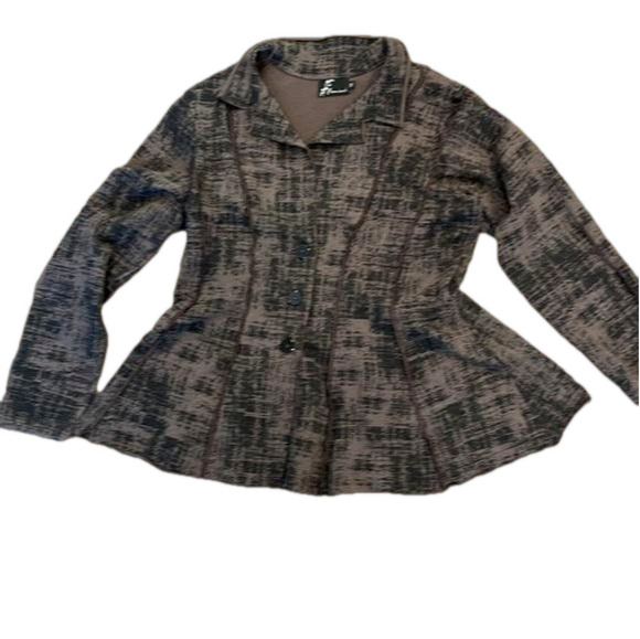 Fenini M lightweight fit and flare stretchy  fleece material with exposed seams - Picture 1 of 8